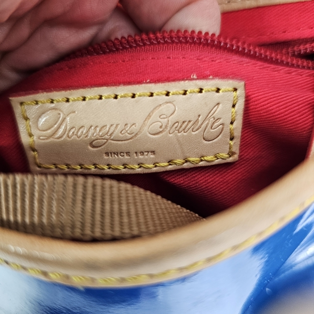 Dooney & Bourke Flap Pleated Crossbody bag ocean blue patent leather - Picture 13 of 14